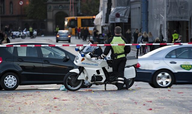 Δανία: 18χρονος αυτοπυρπολήθηκε μπροστά από την πρεσβεία των ΗΠΑ