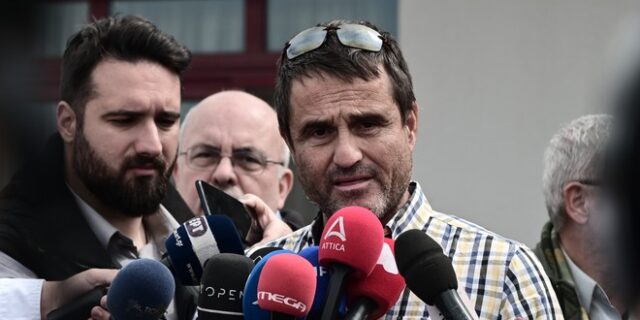 Μαρτυρία από το Σουδάν: “Οι ριπές ήταν στα 500 μέτρα από εμάς – Στο δωμάτιό μου είχε ραγίσει το τζάμι από τις εκρήξεις”