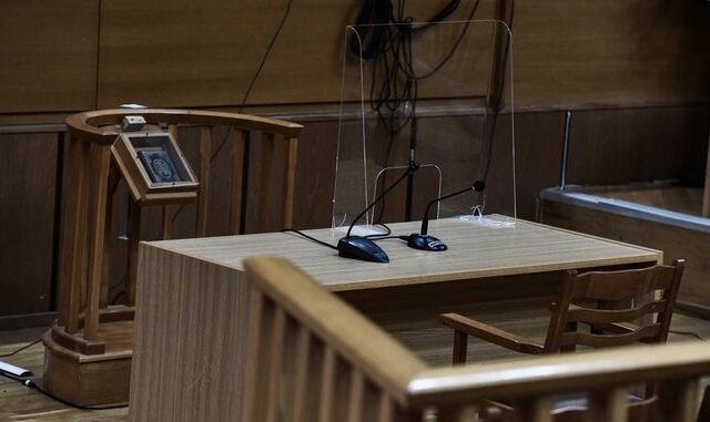 Δίκη Χρυσής Αυγής: Διεκόπη για τις 26 Απριλίου