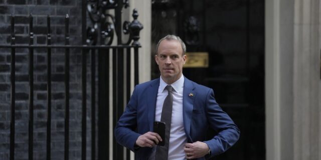Βρετανία: Παραιτήθηκε ο αναπληρωτής πρωθυπουργός, Ντόμινικ Ράαμπ