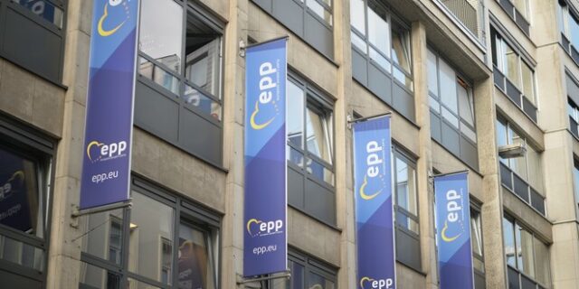 Έφοδος της αστυνομίας στα κεντρικά γραφεία του ΕΛΚ στις Βρυξέλλες