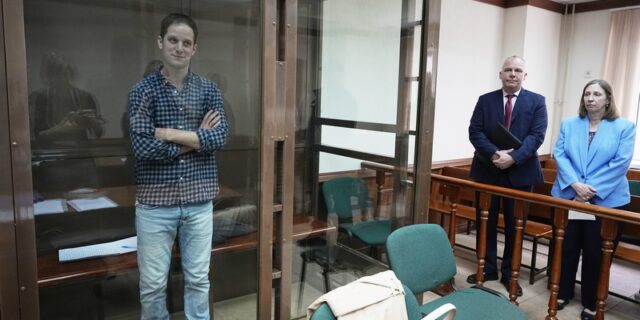 Έβαν Γκέρσκοβιτς: Παραμένει στις ρωσικές φυλακές για ακόμη τρεις μήνες