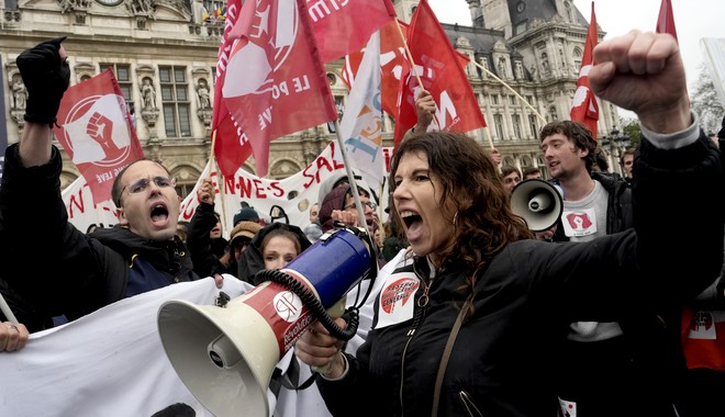 Γαλλία: “Ναι” από το Συνταγματικό Συμβούλιο στη συνταξιοδοτική μεταρρύθμιση του Μακρόν