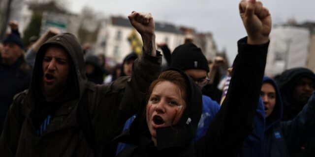 Γαλλία: Απέτυχε η συνάντηση Μπορν και συνδικάτων – Κάλεσμα για νέες διαδηλώσεις την Πέμπτη