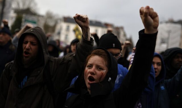 Γαλλία: Απέτυχε η συνάντηση Μπορν και συνδικάτων – Κάλεσμα για νέες διαδηλώσεις την Πέμπτη