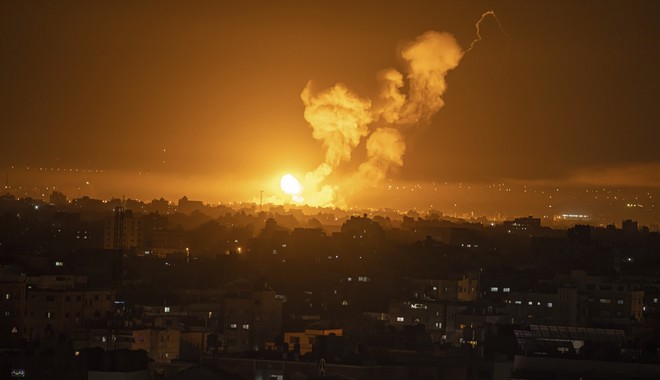 Μεσανατολικό: Νύχτα ισραηλινών βομβαρδισμών σε Γάζα και Λίβανο – Ανησυχία του ΟΗΕ για την κλιμάκωση