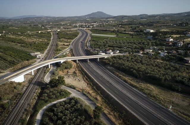 Αίγιο: Αίσιο τέλος για την γυναίκα που απειλούσε να πηδήξει από γέφυρα