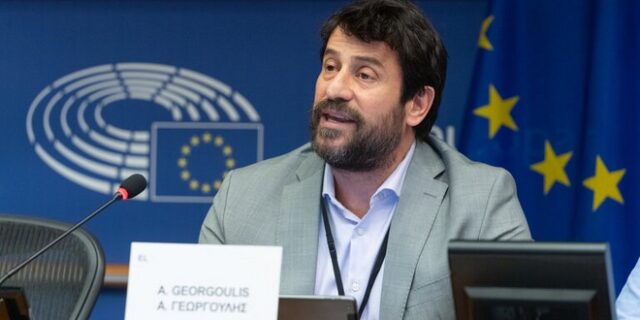 Αλέξης Γεωργούλης: Αποβλήθηκε από την ευρωομάδα της Αριστεράς
