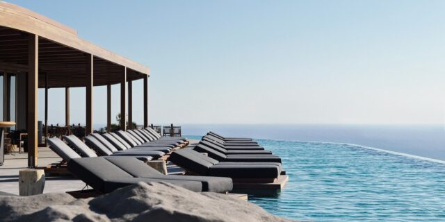Magma Resort Santorini: Ανοιξιάτικη Πασχαλινή απόδραση, στην καρδιά της Σαντορίνης