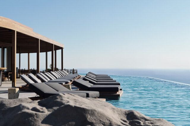 Magma Resort Santorini: Ανοιξιάτικη Πασχαλινή απόδραση, στην καρδιά της Σαντορίνης