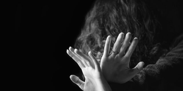 Να τελειώνουμε με τα στερεότυπα για τον βιασμό