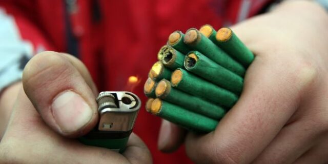 Κρήτη: Στο νοσοκομείο 16χρονος – Έσκασε βεγγαλικό στα χέρια του