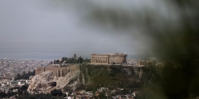 Καιρός: Χωρίς βροχές το βράδυ της Ανάστασης –  Σούβλισμα με βροχή σε ορισμένες περιοχές