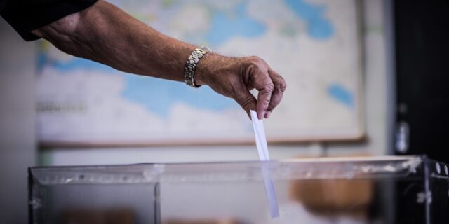 Συνεχίζεται για τρίτη ημέρα η ψηφοφορία των Τούρκων πολιτών στην Ελλάδα
