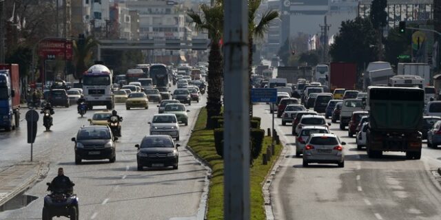 Κίνηση στους δρόμους: Μποτιλιάρισμα στον Κηφισό λόγω τροχαίου – LIVE Χάρτης