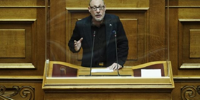 Κλέων Γρηγοριάδης: “Η κυβέρνηση βρίσκεται “υπό πίεση” λόγω των διαμαρτυριών