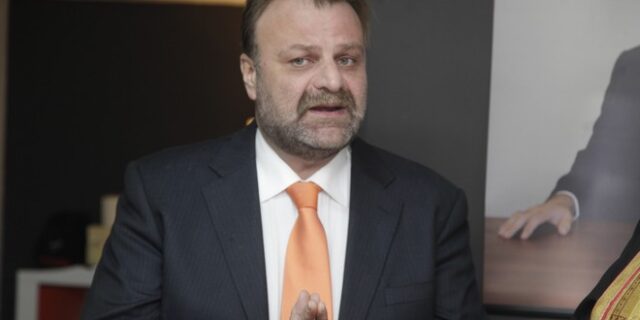 Λάζαρος Λασκαρίδης: Πολύ κρίσιμη η κατάσταση της υγείας του – Παραμένει διασωληνωμένος