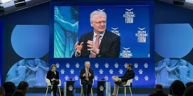 Φόρουμ Δελφών: Ο Γαβριήλ Σακελλαρίδης συζητά με τον László Andor και την Azita Berar Awad – LIVE ΕΙΚΟΝΑ