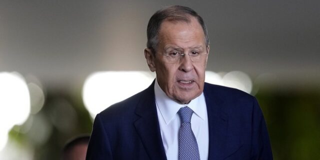 Λαβρόφ: Η Δύση θέλει να κερδίσει χρόνο και να διοχετεύσει περισσότερα όπλα στην Ουκρανία