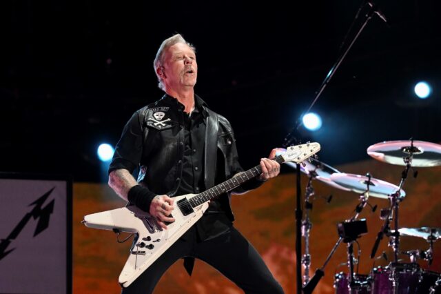 Metallica: Ο James Hetfield έγραψε βιβλίο για ένα θέμα που “καίει” και αναμένουμε το νέο άλμπουμ