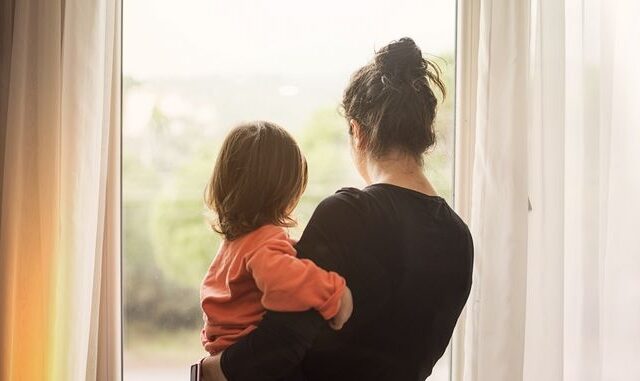 Τι ισχύει για τη χορήγηση άδειας μονογονεϊκών οικογενειών σε σχέση με την ηλικία του παιδιού