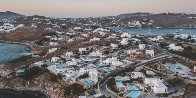 Μύκονος: Νέες συλλήψεις για οικοδομικές εργασίες, αυτήν τη φορά σε αρχαιολογική ζώνη