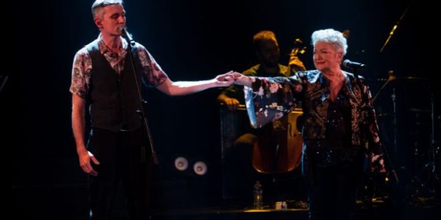 Τάνια Τσανακλίδου – Φώτης Σιώτας: Πουλάκια είναι και λαλούν