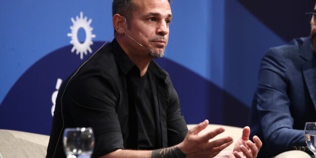 Ντέμης Νικολαΐδης: “Πέρασα μια περίοδο που έψαχνα να βρω νόημα για τη ζωή, χρειάστηκα βοήθεια”