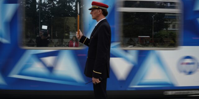 Στο πρώτο Intercity Αθήνα-Θεσσαλονίκη μετά την τραγωδία: Για τους 57 των Τεμπών που δεν έφτασαν ποτέ