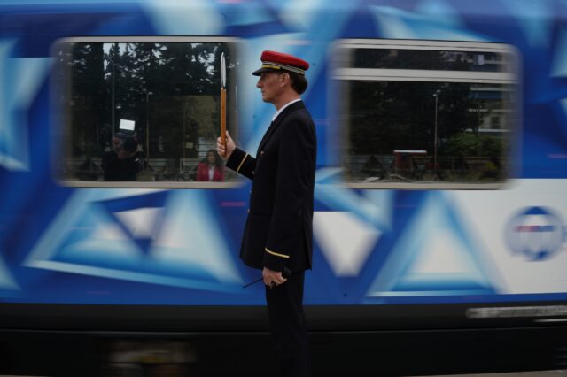 Στο πρώτο Intercity Αθήνα-Θεσσαλονίκη μετά την τραγωδία: Για τους 57 των Τεμπών που δεν έφτασαν ποτέ
