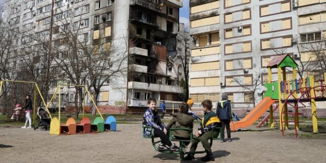 Ουκρανία: Επέστρεψαν 31 παιδιά που είχαν οδηγηθεί σε ρωσικές θερινές κατασκηνώσεις