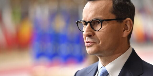 Πολωνία: Ο πρωθυπουργός πρότεινε δημοψήφισμα για τη μετανάστευση με ένα ζοφερό βίντεο
