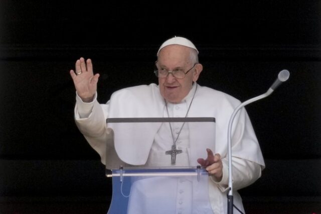 Ιταλία: Ο πάπας πήρε εξιτήριο από το νοσοκομείο-“Είμαι ακόμα ζωντανός”