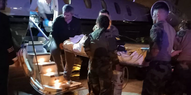 Σουδάν: Η στιγμή μεταφοράς του διασωληνωμένου Έλληνα – Συγκλονιστικές μαρτυρίες διασωθέντων