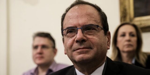 “Τα μασάει” τώρα το Μαξίμου για την τροπολογία – απειλή κατά ΑΔΑΕ