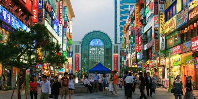 Νότια Κορέα: Δίνει 500 δολάρια τον μήνα σε “μοναχικούς νέους” για να επανενταχθούν στην κοινωνία