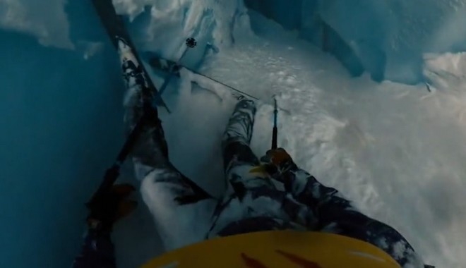 Βίντεο: Σκιέρ κατέγραψε την πτώση του σε χαράδρα πολλών μέτρων στις Άλπεις