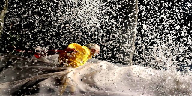 Βρεθήκαμε στην απίστευτη χιονοθύελλα που “χτύπησε” το θέατρο Παλλάς 