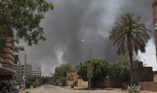 Σουδάν: Χάος, φόβος και σφοδρές μάχες – Ώρες αγωνίας για τους Έλληνες εγκλωβισμένους