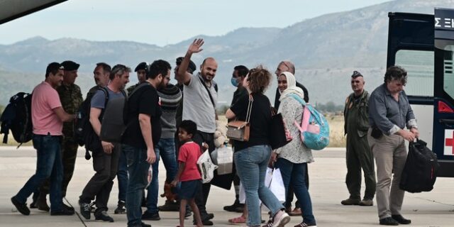 Σουδάν: Πάνω από 50 Έλληνες απεγκλωβίστηκαν – Στην Ελλάδα ο διασωληνωμένος τραυματίας