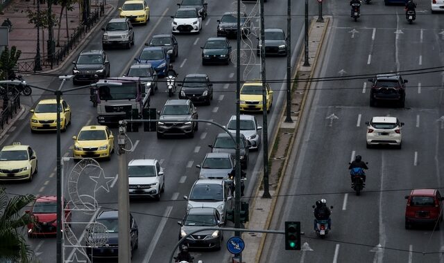 Τέλη κυκλοφορίας: Ανοιξε η πλατφόρμα για πληρωμές με τον μήνα