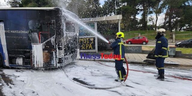 Θεσσαλονίκη: Φωτιά σε ακινητοποιημένο αστικό λεωφορείο