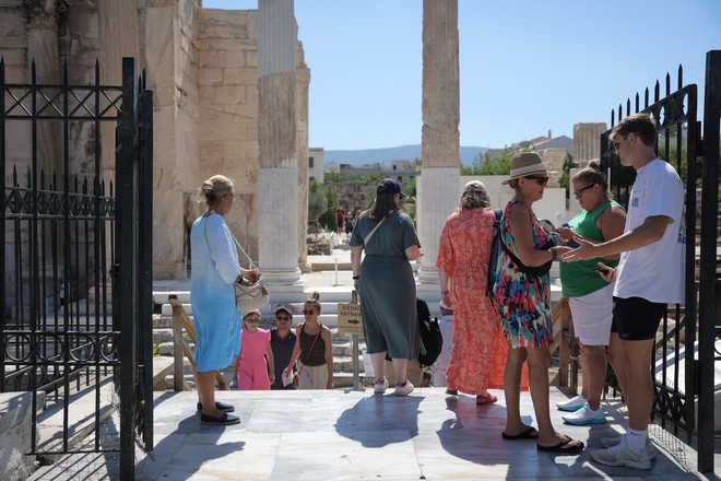 Πόσα ξοδεύουν οι Κύπριοι τουρίστες στην Ελλάδα – Αύξηση πάνω και από το ’19 στις αφίξεις