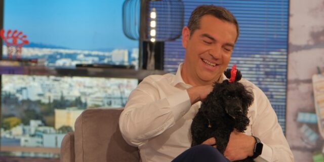 Η Πάτσα εισέβαλε στη συνέντευξη Τσίπρα