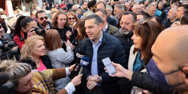 Τσίπρας: “Το τελευταίο Πάσχα που το τραπέζι στο σπίτι θα είναι τόσο φτωχό”