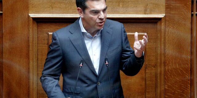 Τσίπρας: “Ο Μητσοτάκης θα ιδιωτικοποιήσει και τον αέρα αν τον αφήσουμε”