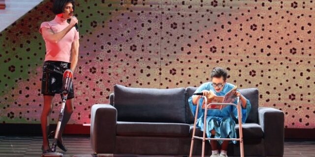 J2US: Ο Ιάσονας μεταμορφώθηκε σε Φρέντι Μέρκιουρι και το Twitter διχάστηκε