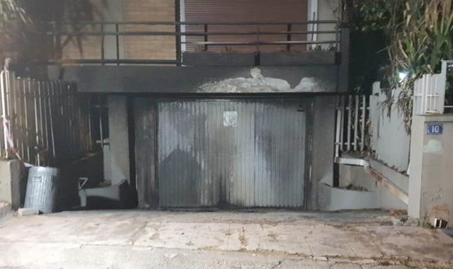 Αμπελόκηποι: Έκρηξη εμπρηστικού μηχανισμού σε είσοδο πολυκατοικίας