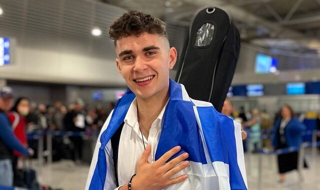 Eurovision 2023: Στο Λίβερπουλ ο Βίκτωρ Βερνίκος – Πότε θα ανέβει στη σκηνή