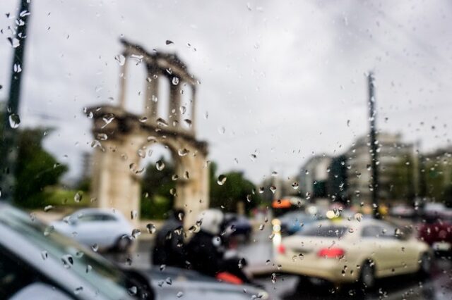 Καιρός Αθήνα: Τοπικές βροχές και σποραδικές καταιγίδες το μεσημέρι